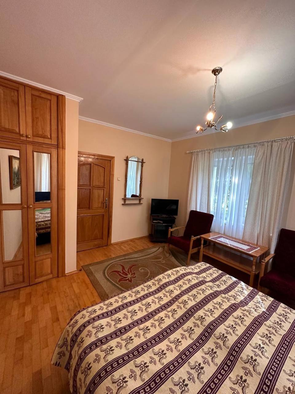 Роксолана Bed and Breakfast Truskavets Eksteriør billede